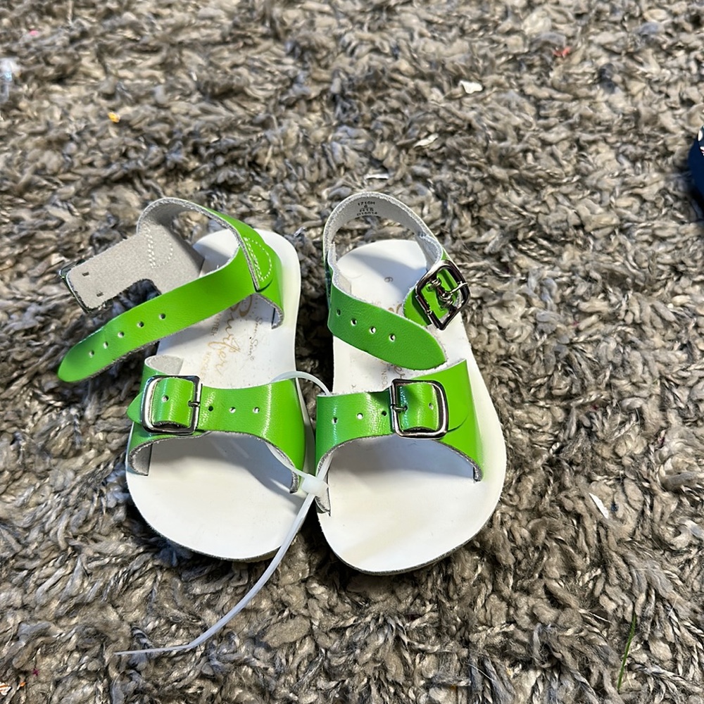 Surfer sandals